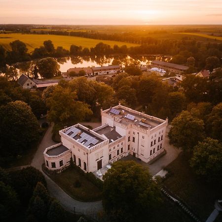 Palac Srodka Chrzypsko Wielkie Buitenkant foto